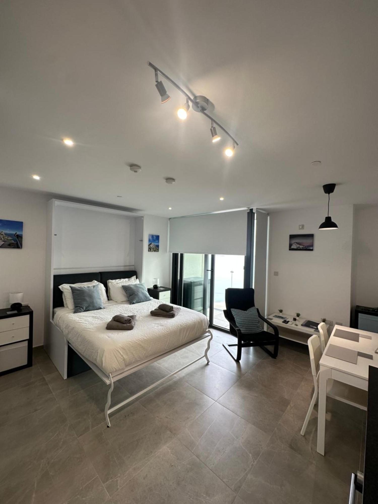 גיברלטר E1 Apartment High Level Sea View מראה חיצוני תמונה